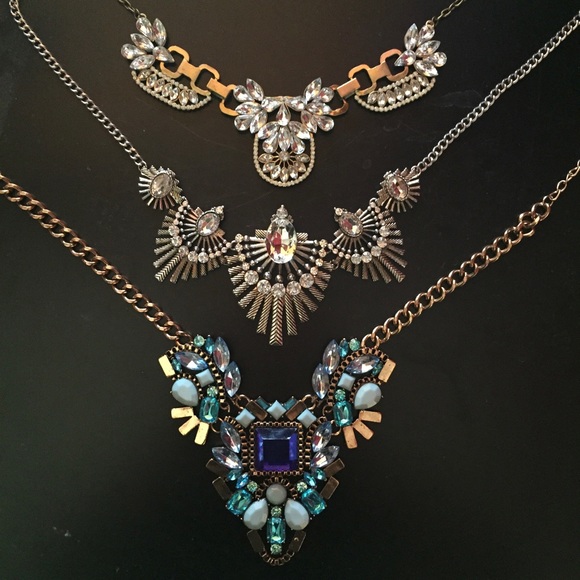 Cleo Statement Necklace - Picture 7 of 8